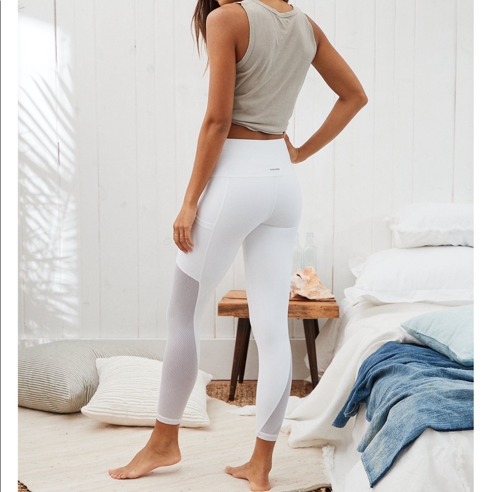 White aerie leggings